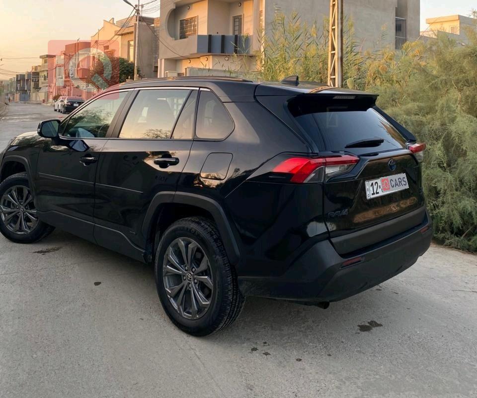 تۆیۆتا ڕاڤ 4